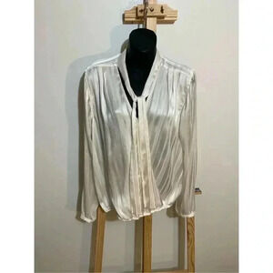 Guess Los Angeles , Belissa Printed Tie Neck Blouse size medium